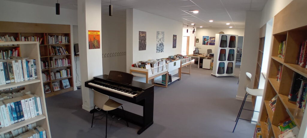 L'espace de lecture et son piano