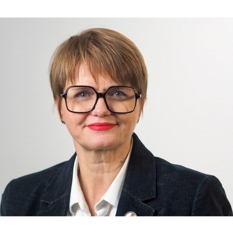 Portrait de Gwénaëlle Aoutin, maire de Jugon-les-Lacs